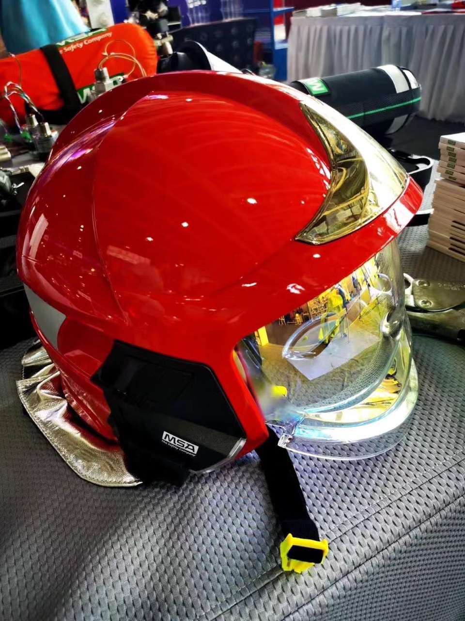 MSA梅思安10158942 F1XF基础款消防头盔红色 消防救援头盔