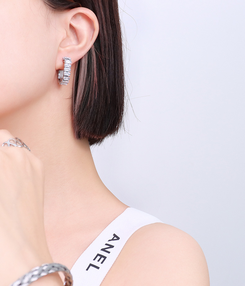 Personalized U-shaped Zircon Full Diamond Earrings Titanium Steel Ear Jewelry display picture 4