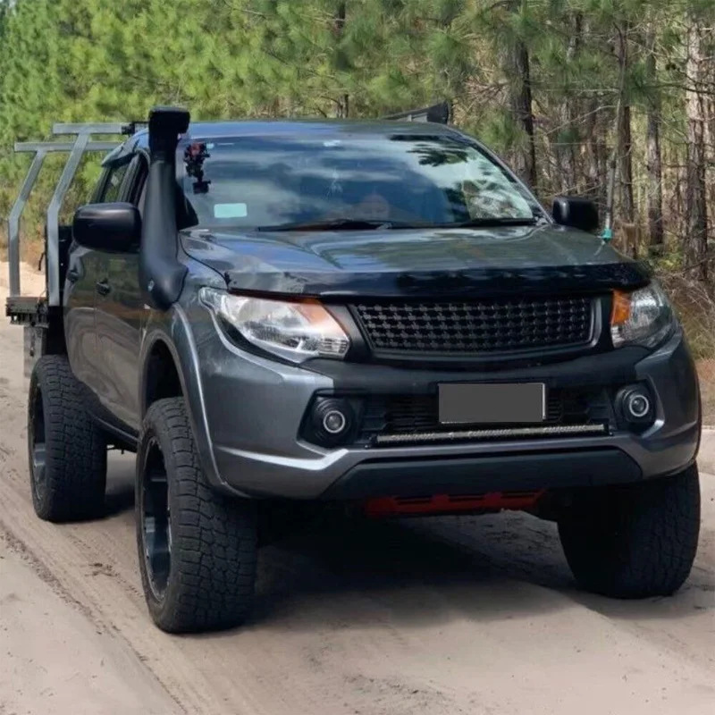Suitable for Mitsubishi Triton L200 2015-2018 Modified Front Grille Led Light Off-Road Pickup Truck