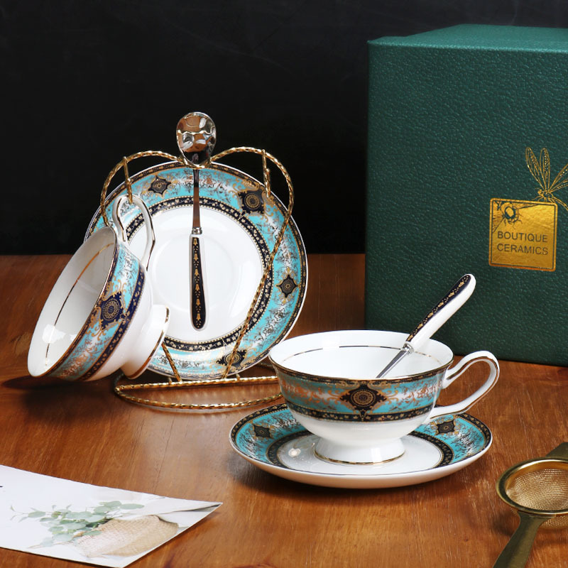 Taza de café de porcelana de lujo ligera europea de alta calidad exquisita de estilo británico set de té de la tarde tazas y platos caja de regalo al por mayor