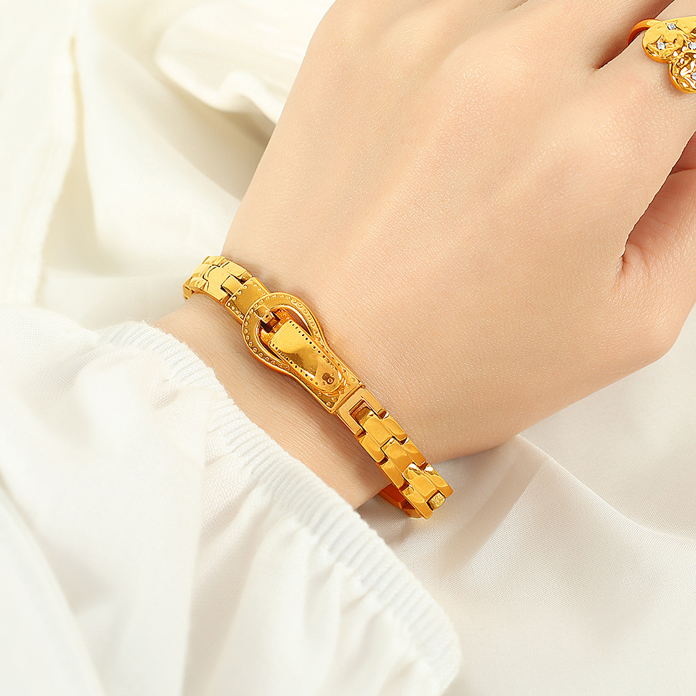 Europe and the United States cross-border new titanium steel strap bracelet high sense men's and women's fashion retro all-match non-fading bracelet