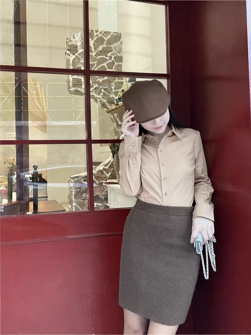 Áo sơ mi nữ dài tay trơn màu kaki cao cấp dáng suông — màu kaki
