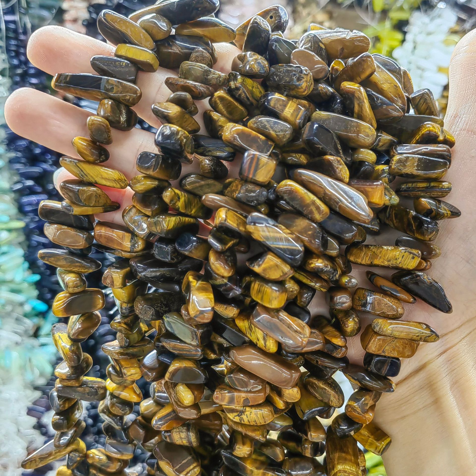 Piedra natural cristal natural piedra triturada sin forma tres o siete cabezas cuentas sueltas productos semiacabados joyas de bricolaje accesorios de cuentas al por mayor