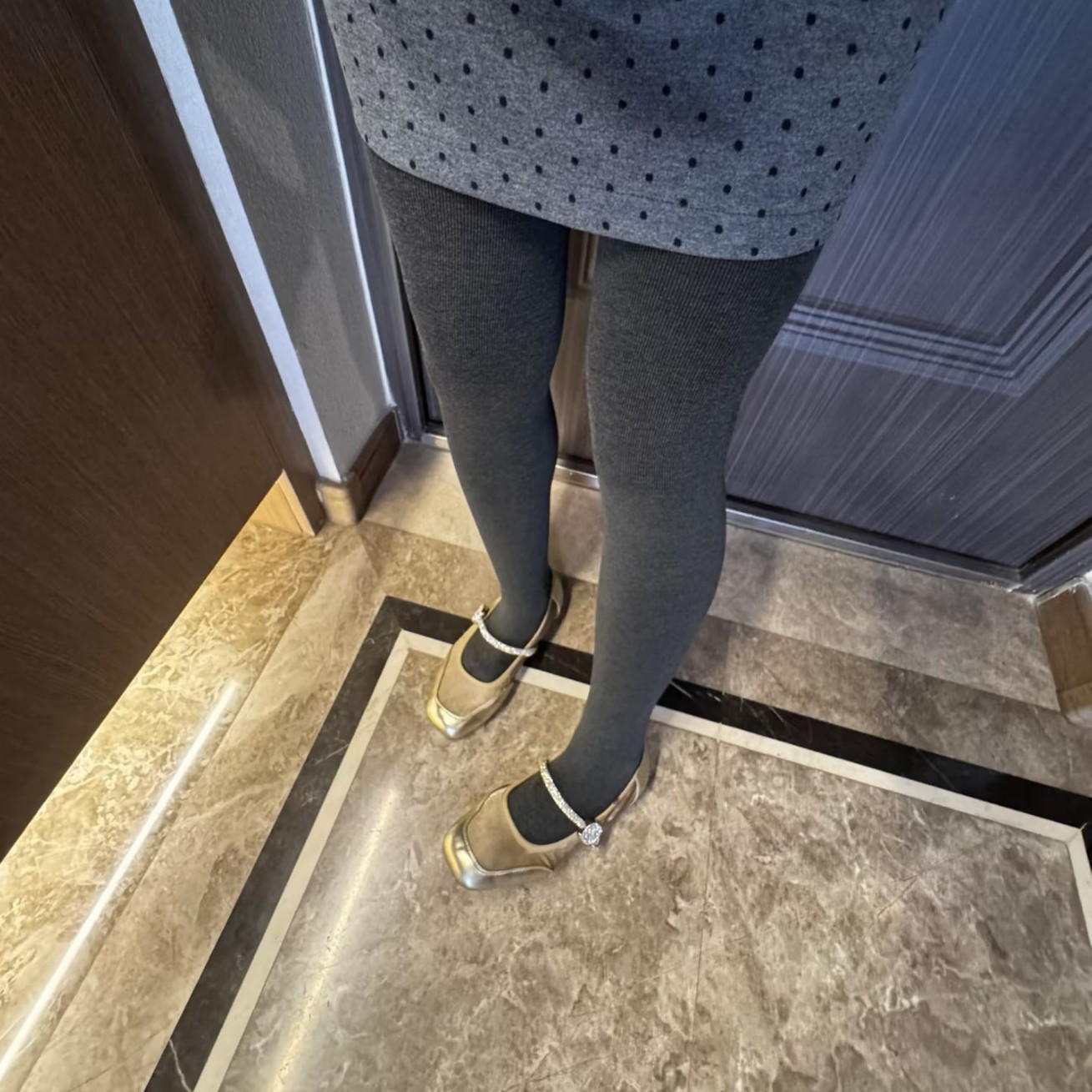 Japanese Muji Style Self-Heating Leggings for Women, Autumn and Winter, Fleece-Lined, Thickened, Warm, High-Waisted, Slimming, Tight-Fitting Pantyhose