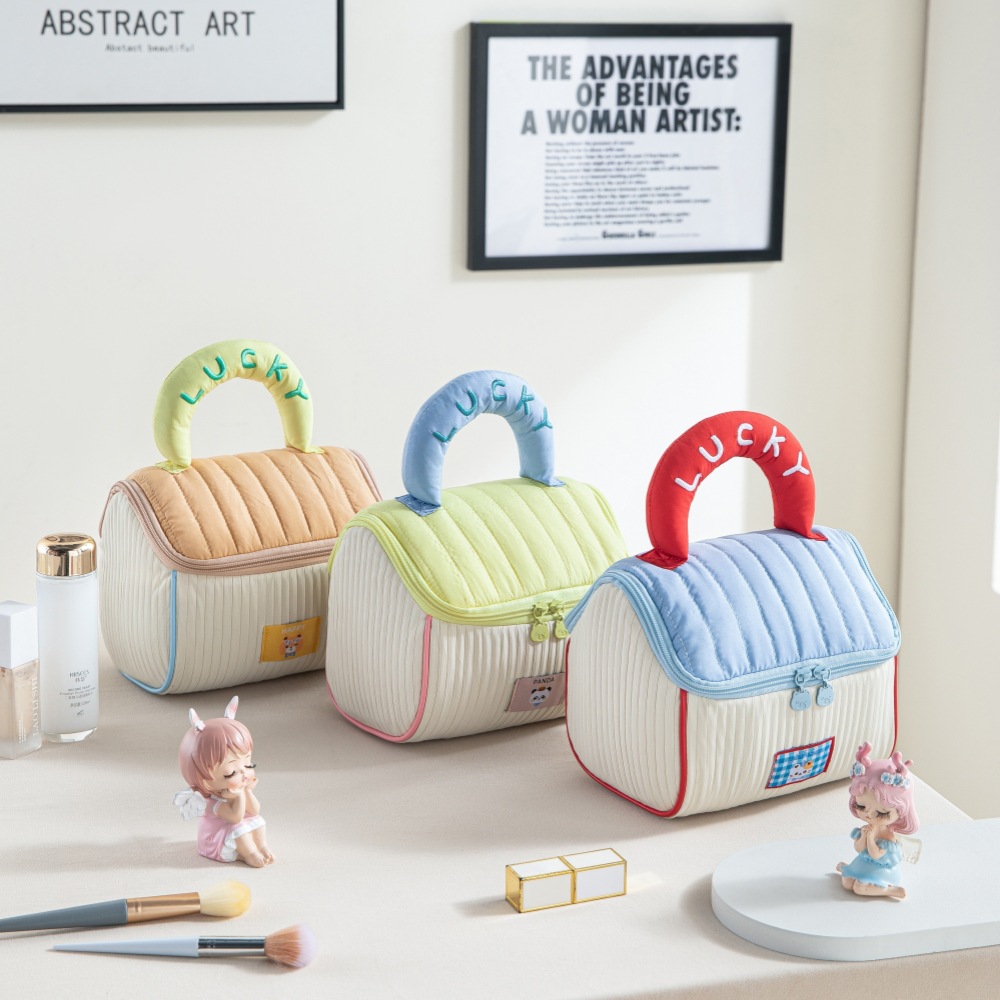 可爱房子化妆包手提便携收纳包卡通伴手礼收纳袋大容量加厚洗漱包