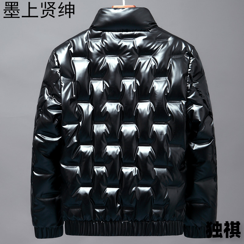 Venta fuera de temporada 2023, nueva chaqueta de plumón brillante y moderna para hombre, cuello alto, abrigo corto y ligero de invierno.