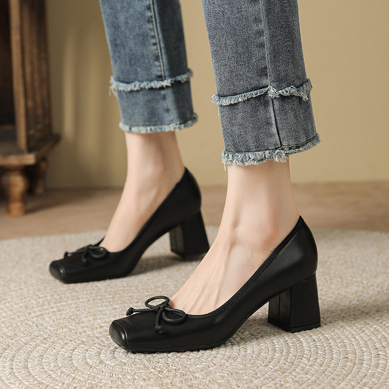Giày cao gót nữ mũi vuông gót thô 3–6 cm, mặt giày phối nơ, kiểu mary jane — Màu Kaki, Màu đen
