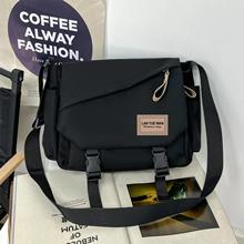 新款批发日系原宿复古工装风邮差包学生尼龙斜挎包大容量单肩包包
