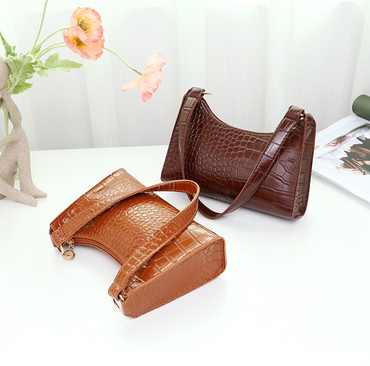 Fashion Crocodile Pattern Underarm Women's Casual Women's Solid Color Handbag display picture 4