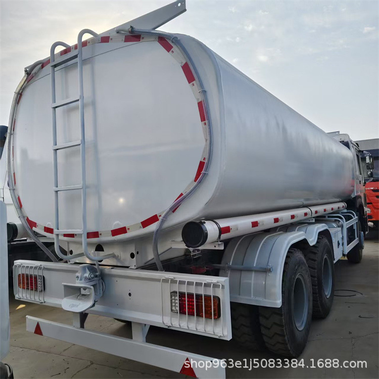Front-Mounted Electronic Gun Dongfeng Sprinkler Dust Suppressor Truck Construction Site Diesel Sprinkler Truck Landscaping Road Sprinkler Truck