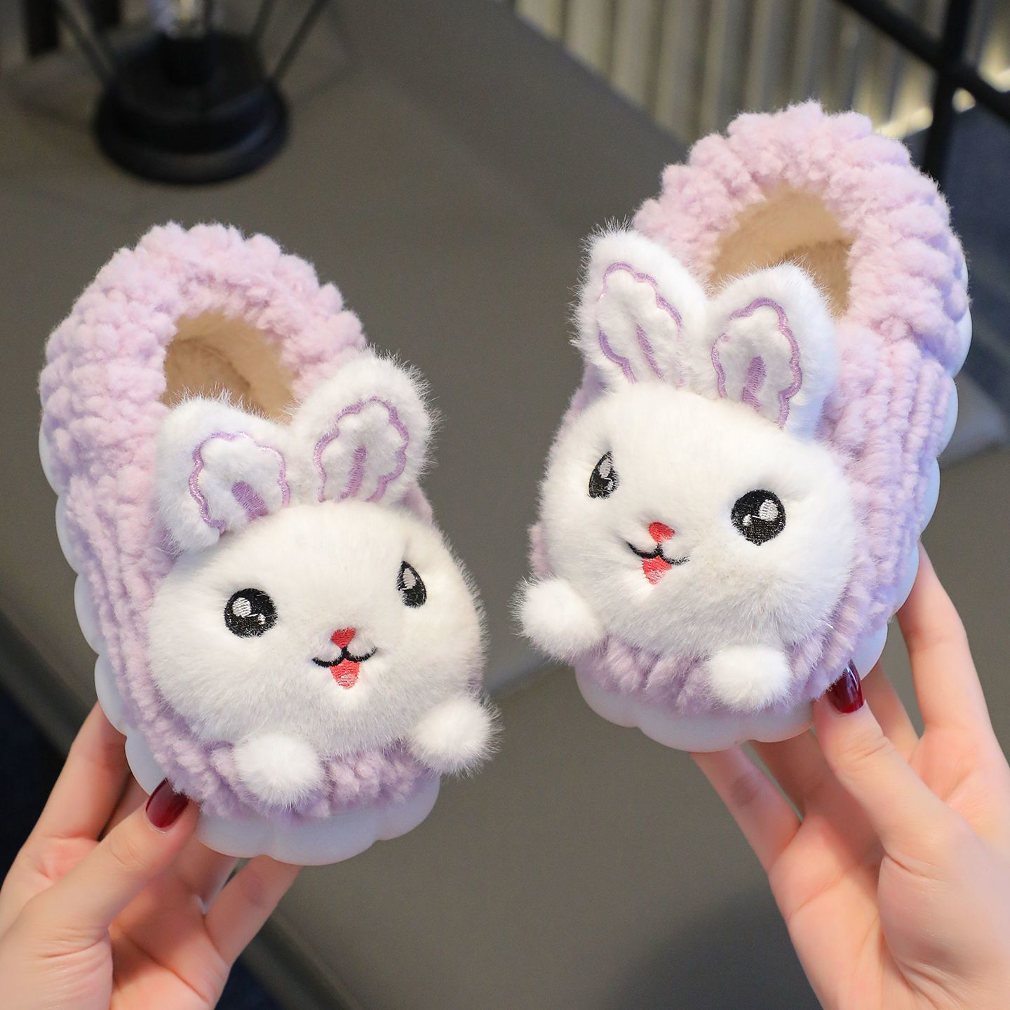 Zapatos de algodón para niños en invierno en el hogar calentamiento antideslizante para niñas zapatos de peluche de moda para niños zapatillas de algodón tacones