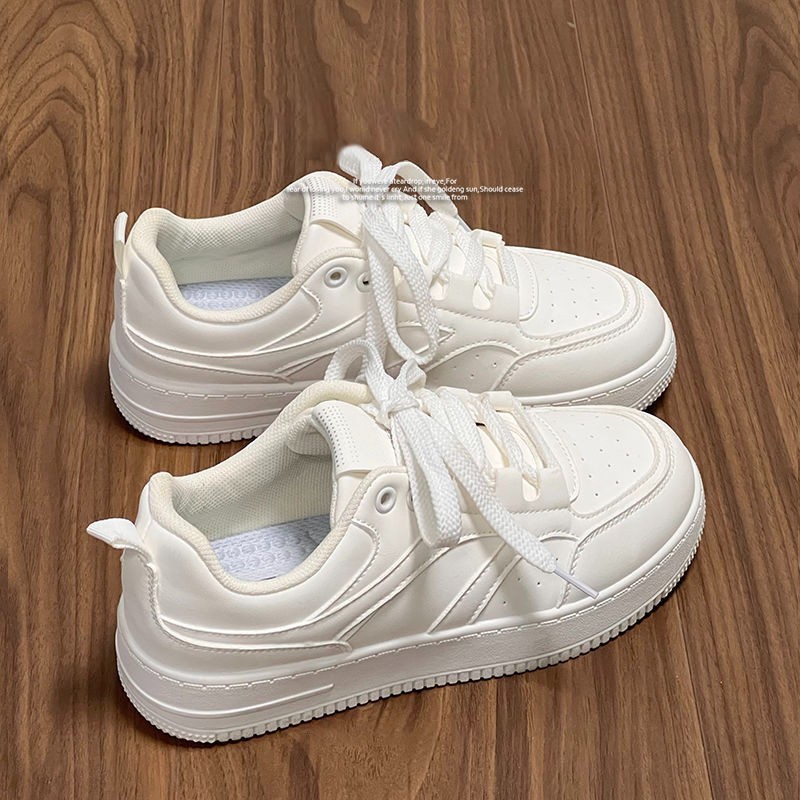 Zapatos blancos para mujeres 2025 primavera, verano y otoño transpirables coreanos universales para estudiantes de estilo de escuela zapatos casuales para mujeres planas