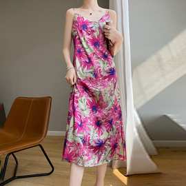 气质顺滑真丝缎面连衣裙女2025新款V领夏季薄款桑蚕丝印 花长裙子