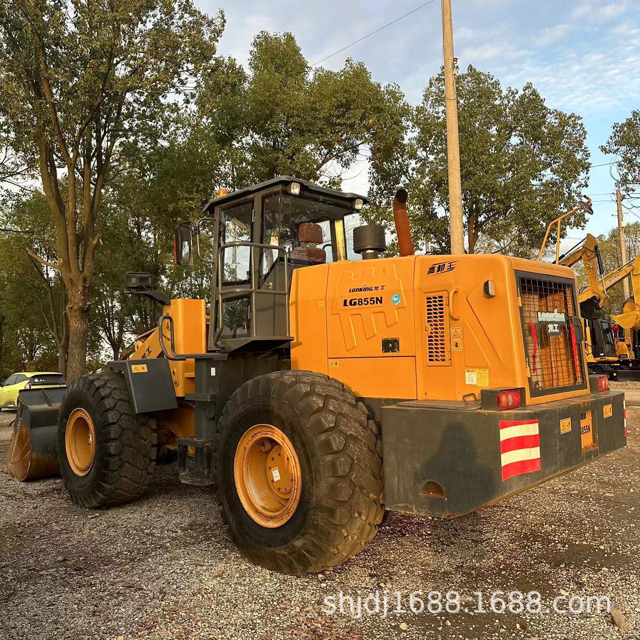 二手装载机出售 龙工855N铲车 九成新出售