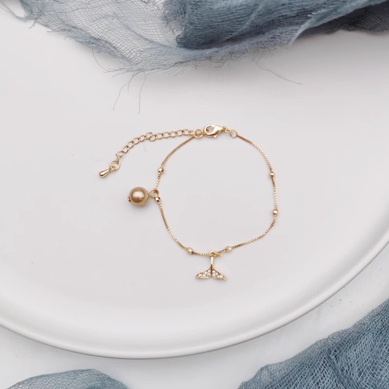 1 bracelet