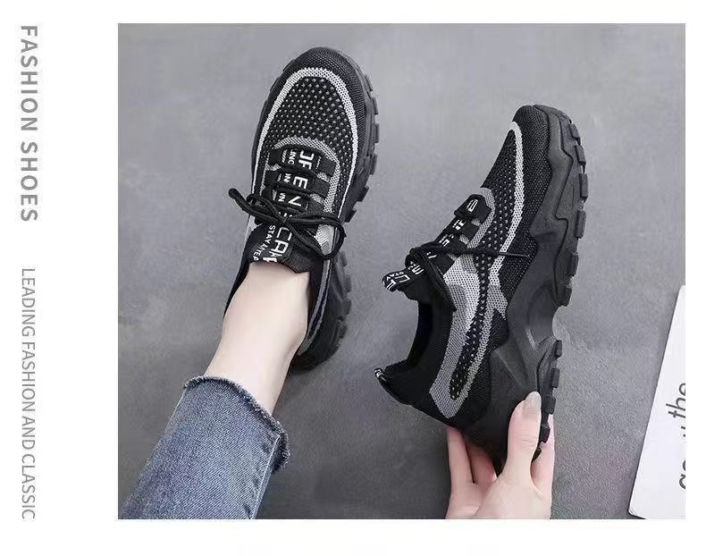 2026 primavera y verano nuevos zapatos deportivos de mujer red rojo transpirable suave lienzo casual ligero para correr zapatos de suela gruesa
