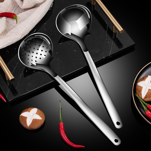 316L stainless steel soup spoon small colander hot pot spoon household thickening and deepening soup small spoon large head spoon wholesale
