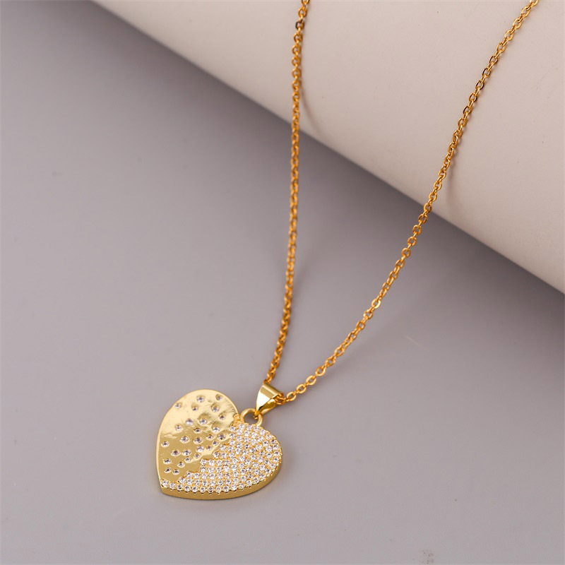 Creative Simple Copper Inlaid Zirconium Heart Necklace display picture 6