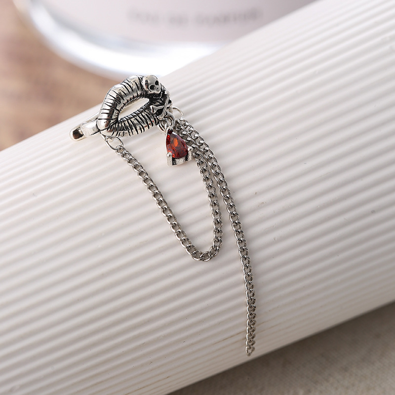 Europa y los EE.UU. flores de cáñamo tipo orejas con bordas largas temperamento sin agujeros de orejas pendientes de orejas para mujeres nicho simple orejas de hueso largo