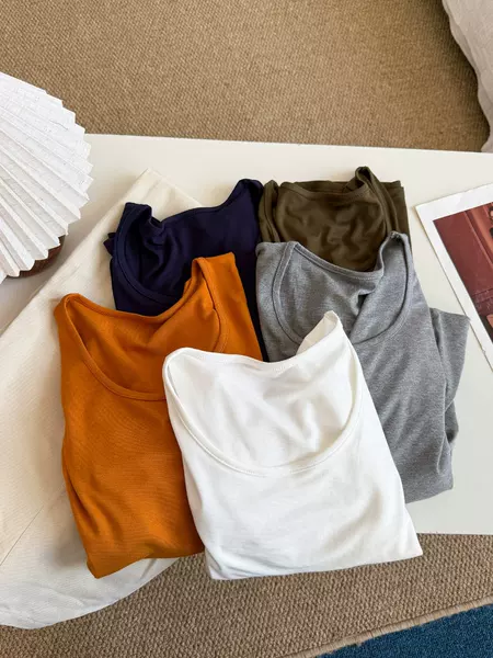 Korean Drama Female Lead's Deep U-Neck T-Shirt with Medium Sleeves, Loose Fit, Slimming, Versatile, Solid Color, Short-Sleeved Top, Sporty Casual Style