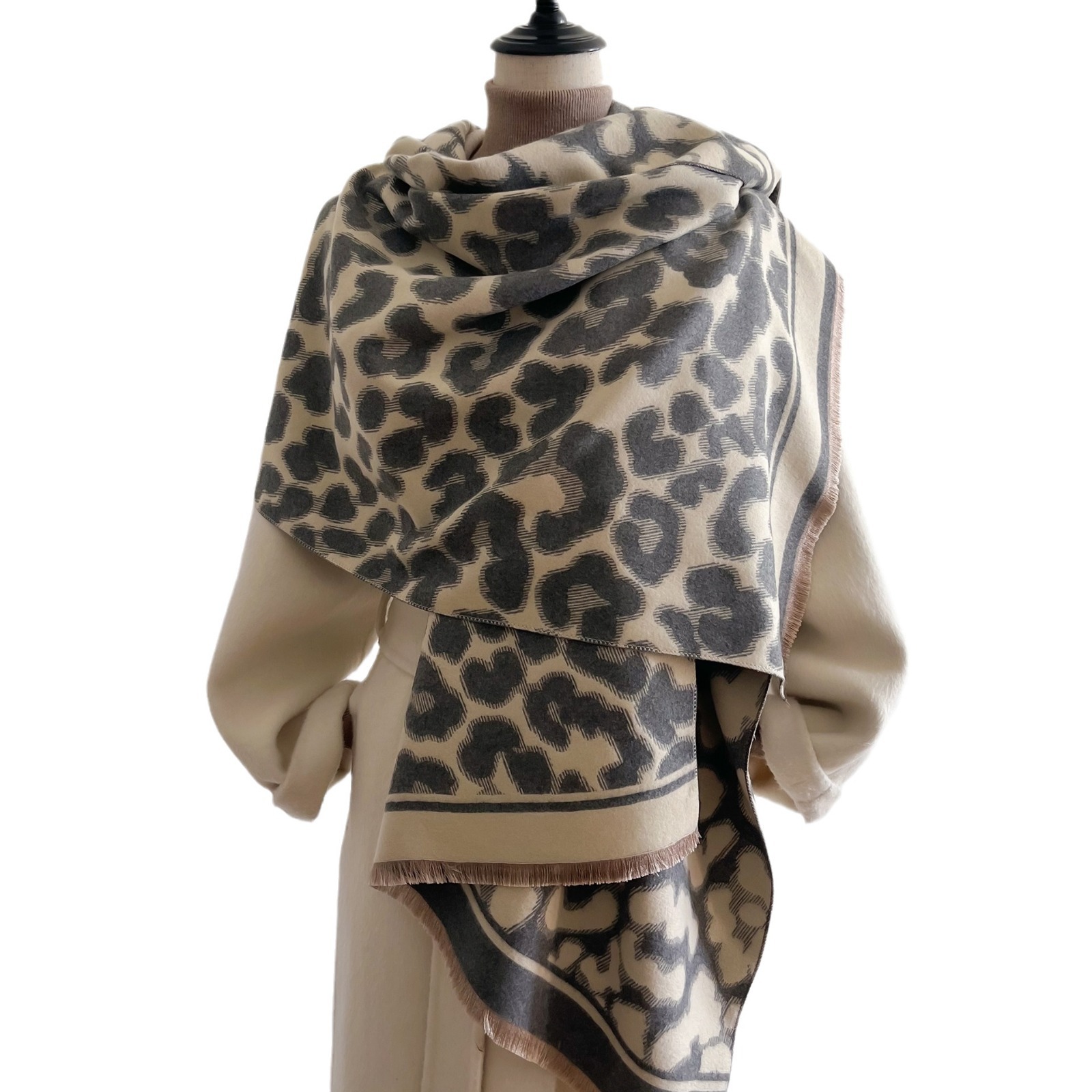 Otoño y invierno coreano imitación de cachemira bufandas de dama patrón de leopardo grueso guillot caliente sala de aire acondicionado doble chal para mujeres