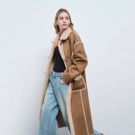 女式T恤;女式毛呢外套;其他短外套