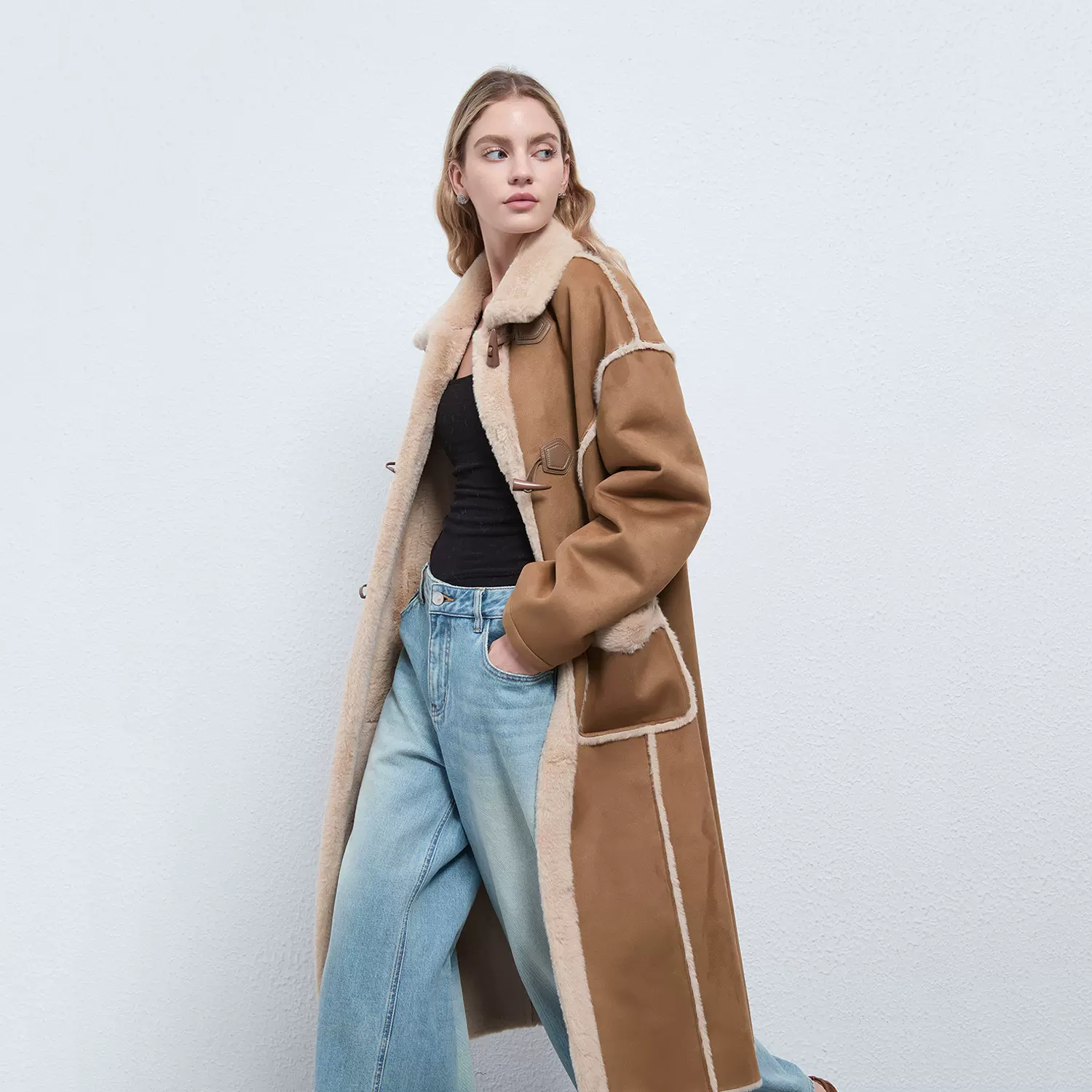 新款牛角扣麂皮绒皮毛一体羊羔毛毛外套女秋冬中长款加厚大衣皮衣