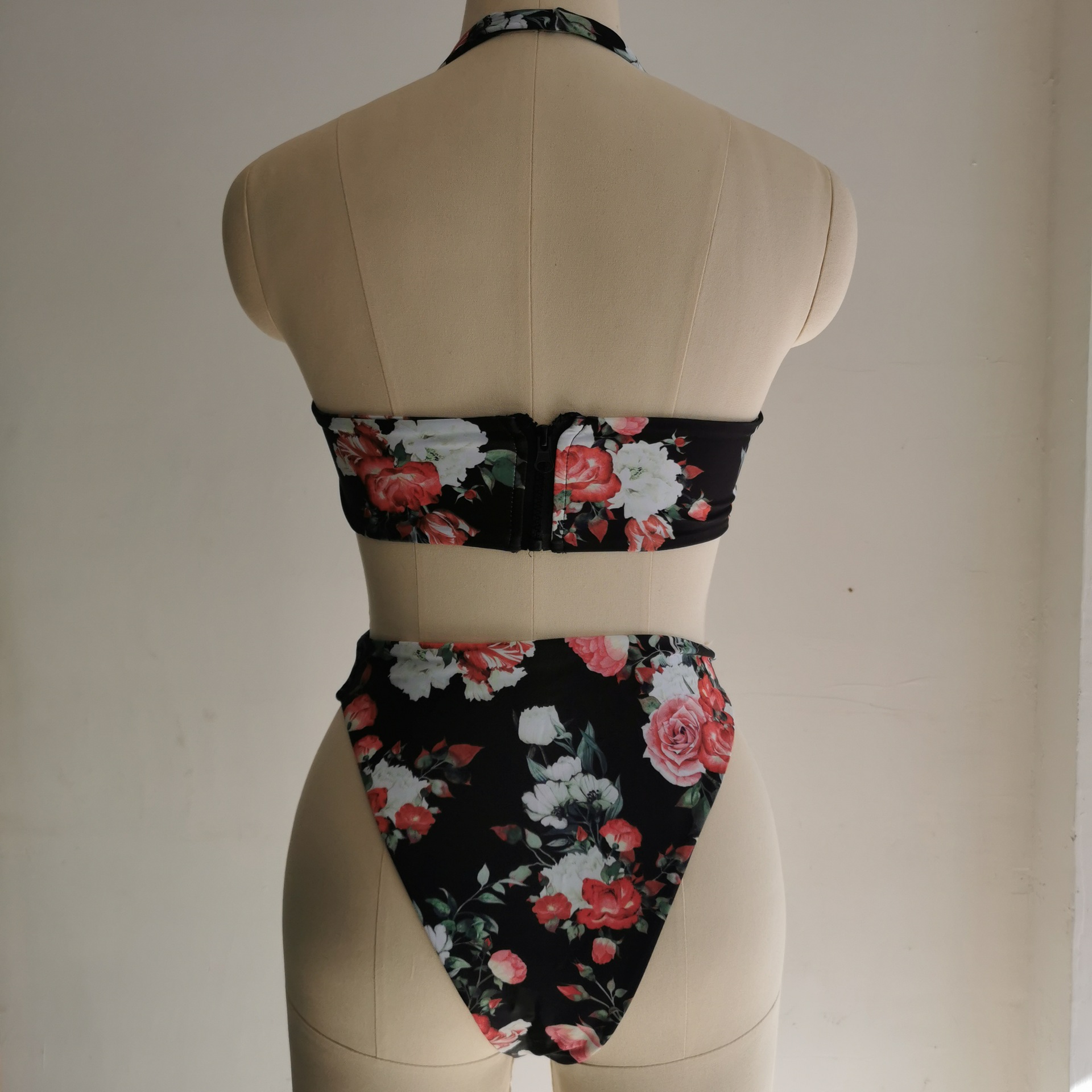 140g Weight Sleeveless Sleeve Length Pullovers Placket Type Nylon, Polyester Fabric Type Regular Top Length Bodysuit Tops Type 1 Piece Quantity Swimming Pool, Swimming Occasion Halter Neck Neckline Breathable Function Skinny Fit Type Solid Color Pattern Women'S Gender Fashion Style Women's Fashion Solid Color 1 Piece One Piece 18