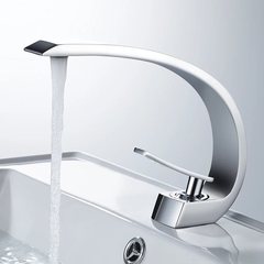 クリエイティブなアンダーデスク洗面器北欧温水および冷水単穴ブラックバスルームトイレ洗面器アート洗面器蛇口