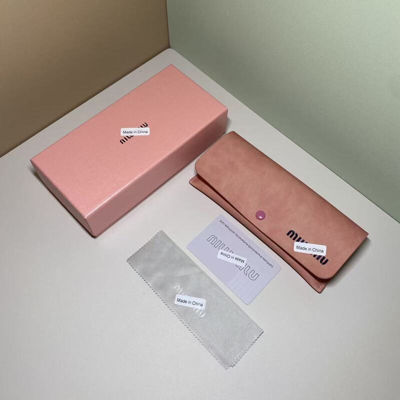 Miu Brand Glasses Case Original Version for Sunglasses and Myopia Glasses, Simple and Pressure-Resistant Sunglasses Case Set, Fashionable and Portable Sunglasses Case