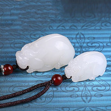天然新疆白玉貔貅手把件阿富汗玉石貔貅把玩件中式春节挂件玉礼物