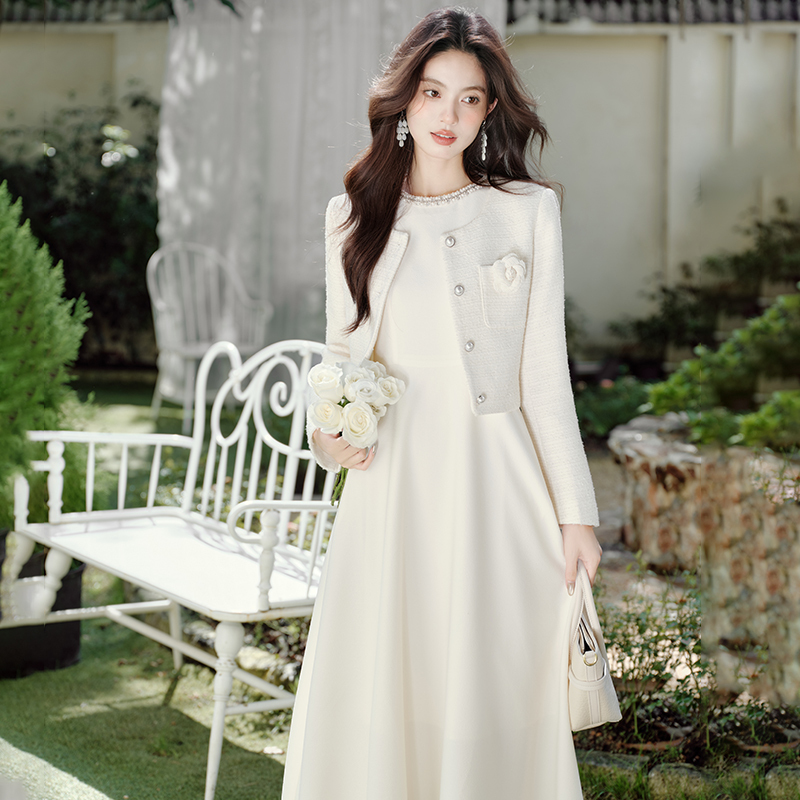 Elegant French-Style White Tweed Jacket and Dress Two-Piece Set for Women, with a Rich and Luxurious Feel Elegant French-Style White Tweed Jacket and Dress Two-Piece Set for Women, with a Rich and Luxurious Feel
