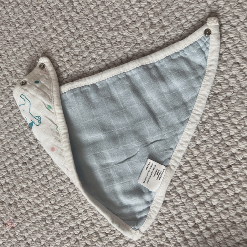 A six-layer bamboo cotton material triangular scarf baby mouth wipe, baby bib