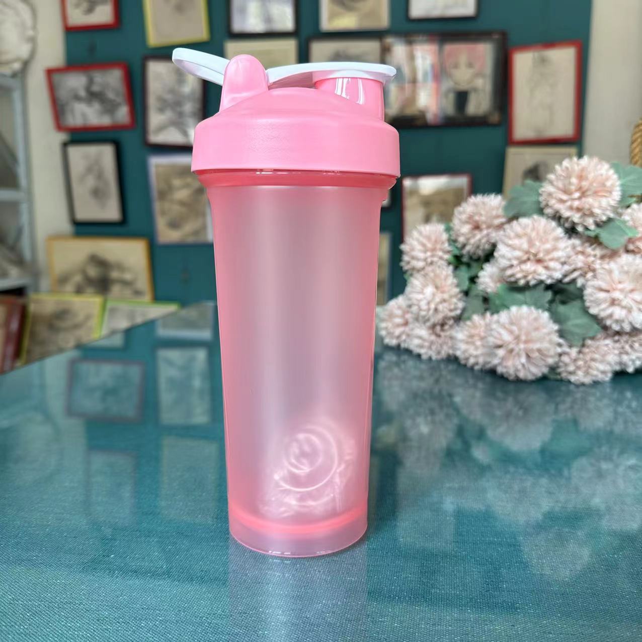 600ml de plástico agitador taza de proteína en polvo taza de batido de leche taza de agua deportiva de fitness portátil logotipo de la taza agitador suministro directo de fábrica