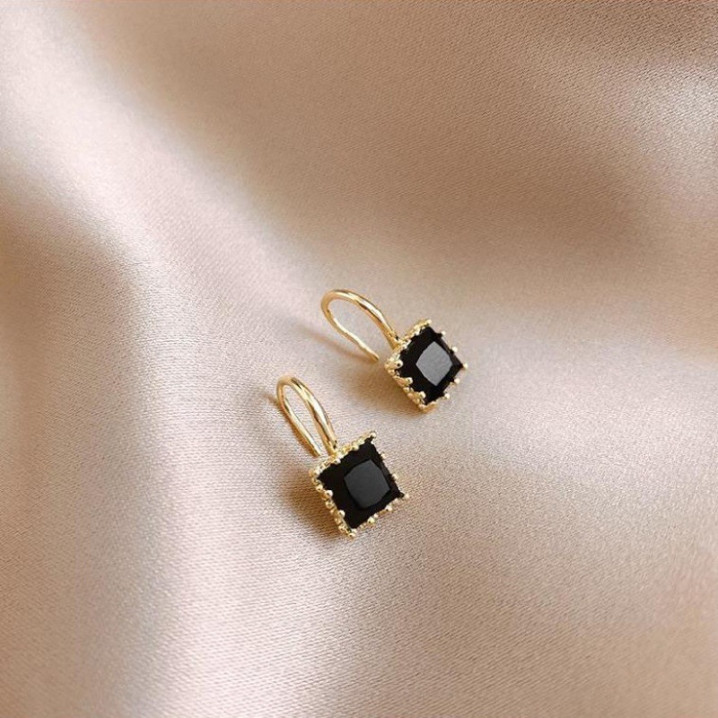 1 Pair Simple Style Square Alloy Plating Zircon Women's Earrings display picture 3