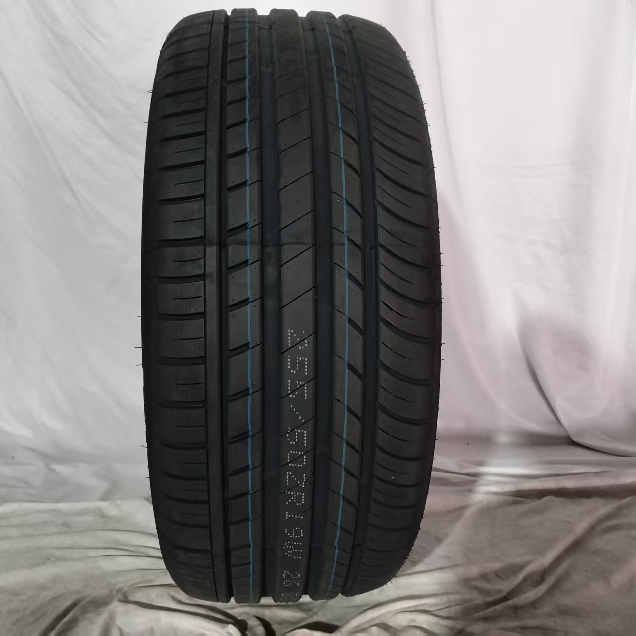 Brand New Genuine Quality-Guaranteed Car Tire Changlushong 255/50R19-Ecoplus Suv 107W