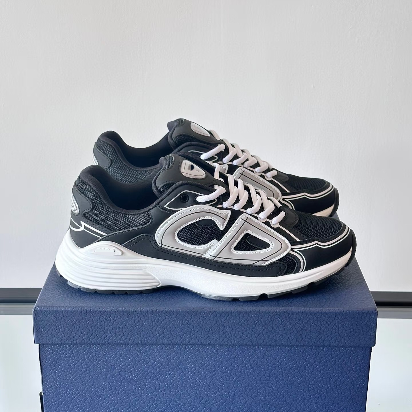 Zapatillas deportivas originales exclusivas europeas y americanas para hombre y mujer, modelo 530SG, con aumento de altura interno, estilo retro clásico, tipo 'dad shoes'.