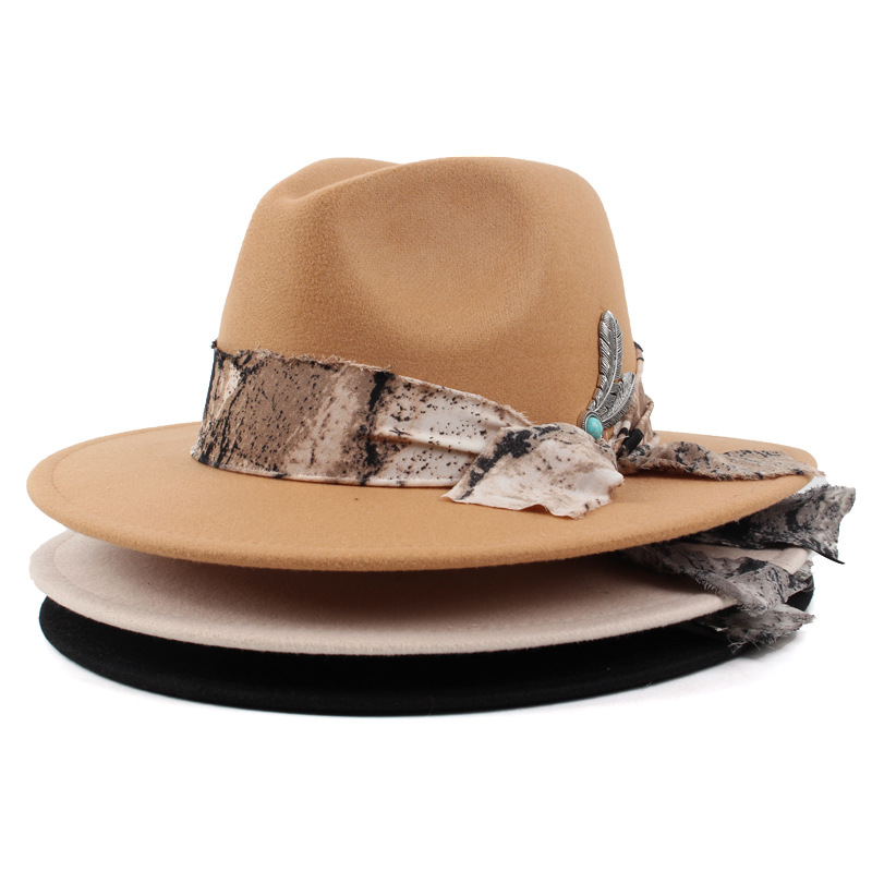 Nuevos productos británicos de estilo retro tejido teñido de plumas doradas imitación sombrero de feltero sombrero de invierno de poliéster sombrero de jazz europeo y americano