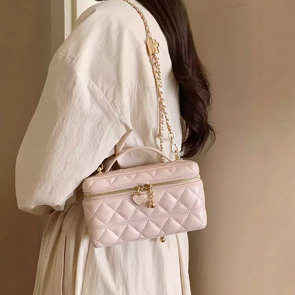 2026 New Small Chanel-style Quilted Pink Box Bag for Women, Chain Crossbody Bag, Fashionable Commuting Handbag