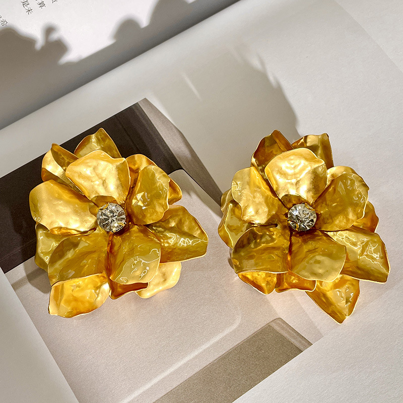 European and American Exaggerated Matte Matte Gold Stereo Flower Earrings Medieval Sparkling Diamond Double-Layer Pleated Petal Metal Earrings for Women