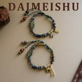 项链;耳环;手链