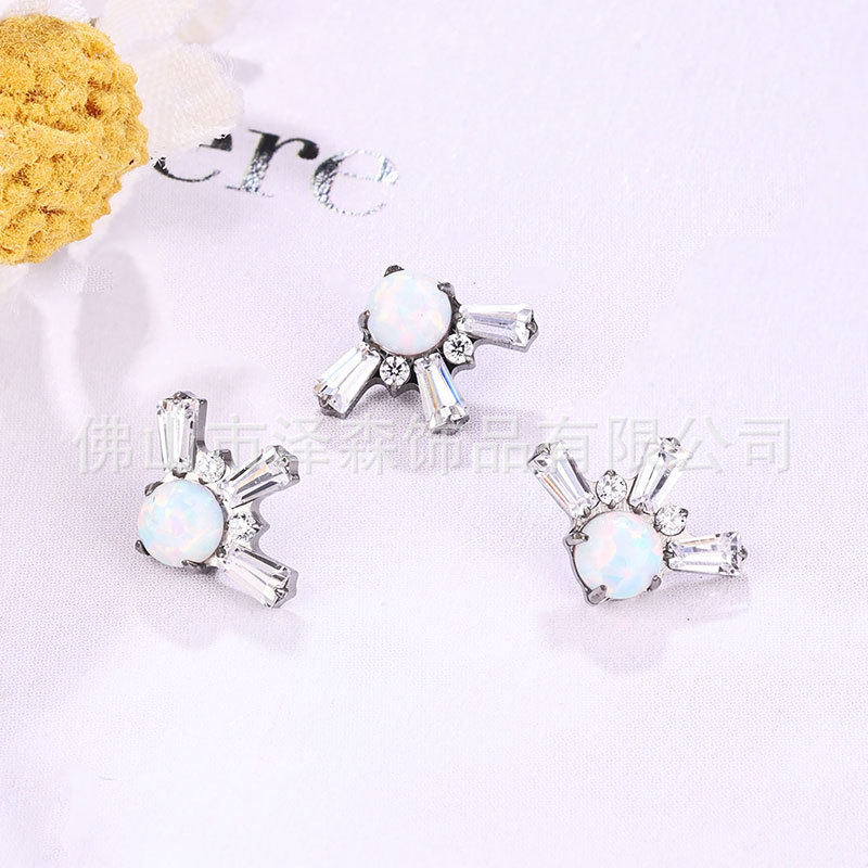 Pointed labret stud close-up product detail