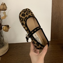 复古风绒面分趾猪蹄单鞋女鞋子2025年新款夏季马蹄猪脚鞋春秋船鞋