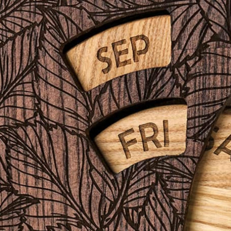 Calendario de escritorio perpetuo de madera. Adorno decorativo para el hogar._voghion.com