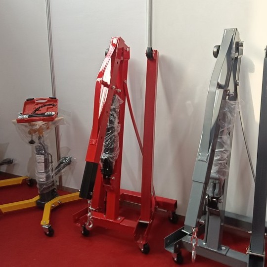 El fabricante suministra 2 toneladas de suspensión de grúa plegable, suspensión de motor, grúa pequeña móvil, suspensión de motor de automóvil de reparación de automóviles