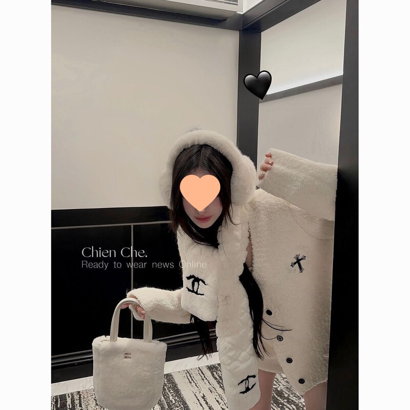 重工刺绣十字架V领毛衣外套女秋季新款宽松软糯慵懒感针织衫|undefined