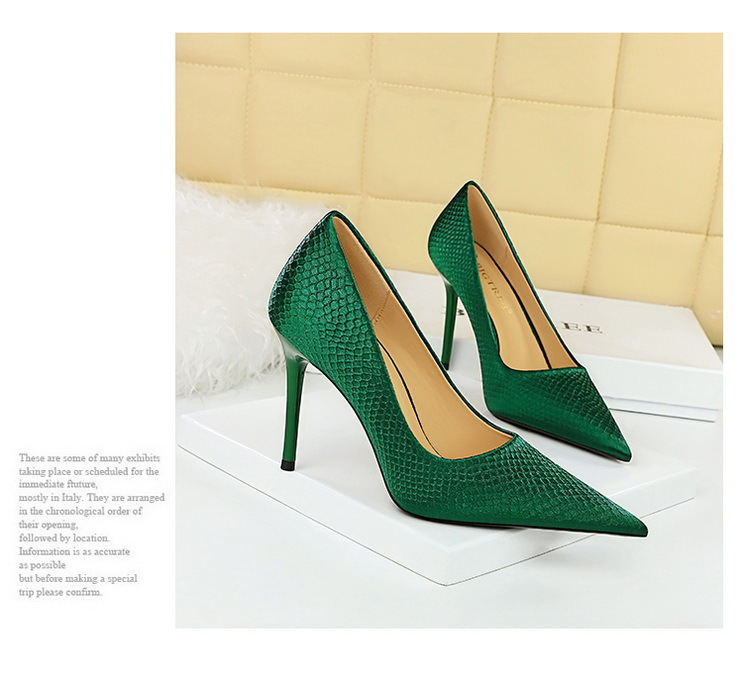 Party high heels slim slim high heels fishscale satin shingle pointe single shoes_voghion.com