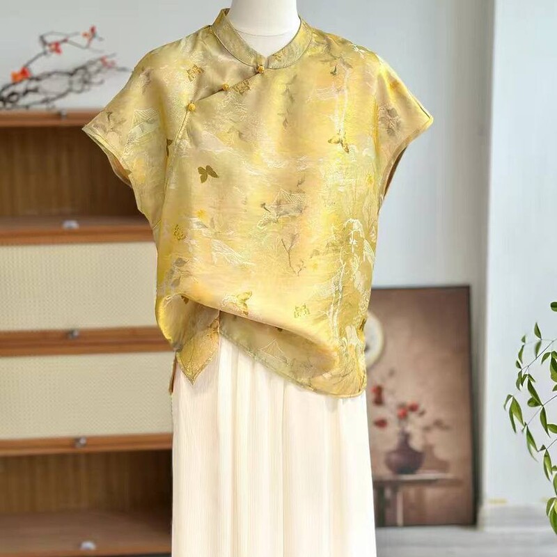 New Chinese-style shimmering brocade cheongsam shirt for women, 2026 summer new model, sleeveless, national-style jacquard, stand-up collar, flying sleeve cheongsam top New Chinese-style shimmering brocade cheongsam shirt for women, 2026 summer new model, sleeveless, national-style jacquard, stand-up collar, flying sleeve cheongsam top