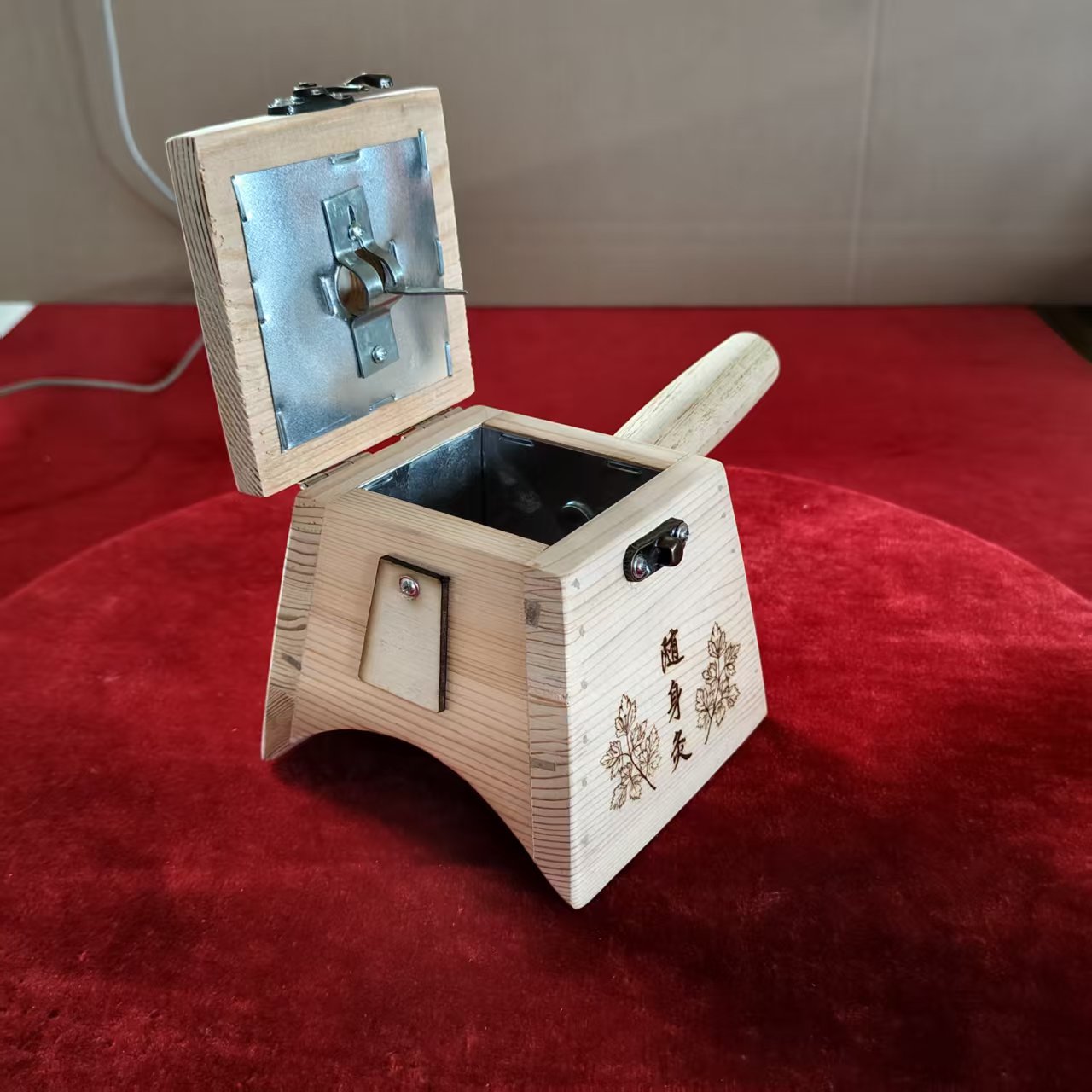 Solid Wood Moxibustion Box Trapezoid Hanging Needle Design Portable Self Moxa Therapy 250g quality and texture
