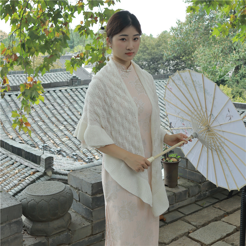 Retro Chinese style cheongsam shawl women's triangle knitted office air-conditioned room small coat outer wedding dress cardigan Retro Chinese style cheongsam shawl women's triangle knitted office air-conditioned room small coat outer wedding dress cardigan